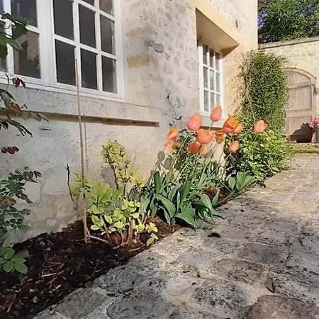 La Tour De Flandre Rousseloy