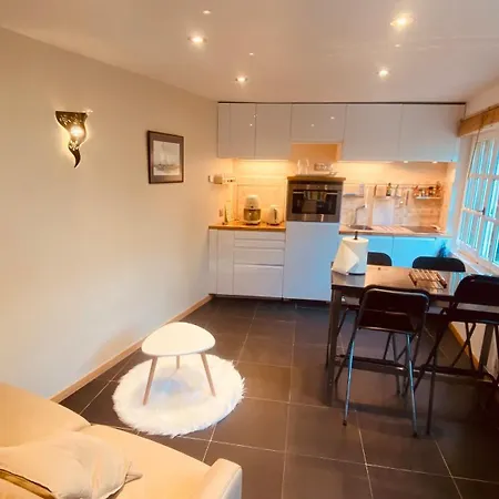 La Tour De Flandre * Rousseloy